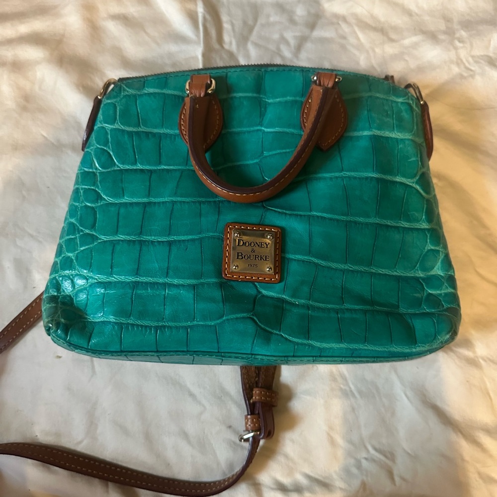 Small dooney & burke hand bag